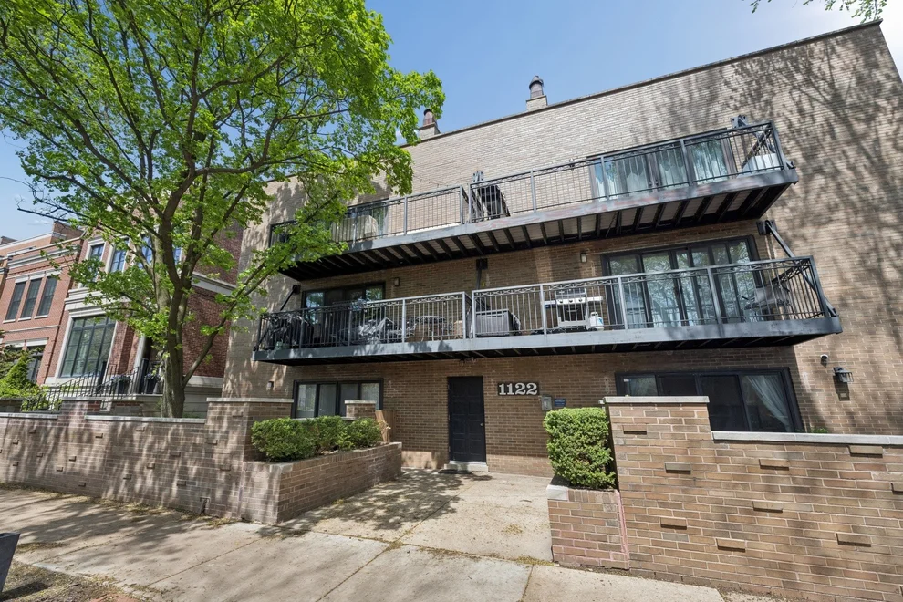 Unit for sale at 1122 W ALTGELD Street, Chicago, IL 60614