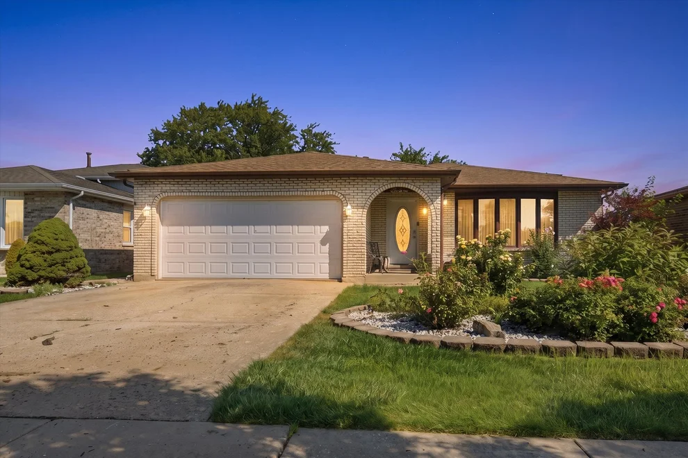 Unit for sale at 7116 W 85th Place, Burbank, IL 60459