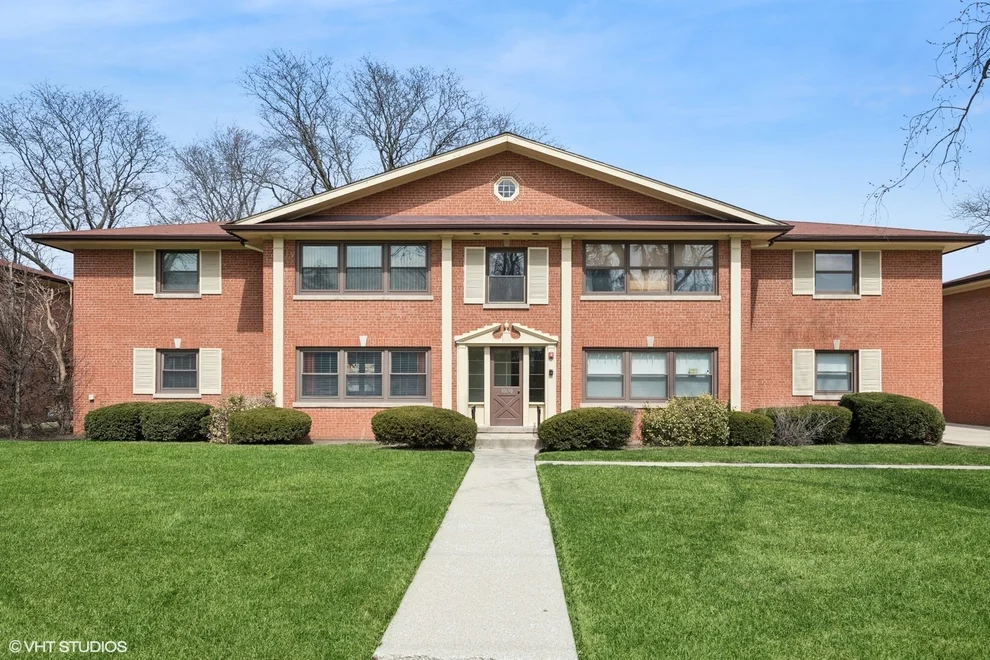 Unit for sale at 10650 Cermak Road, Westchester, IL 60154