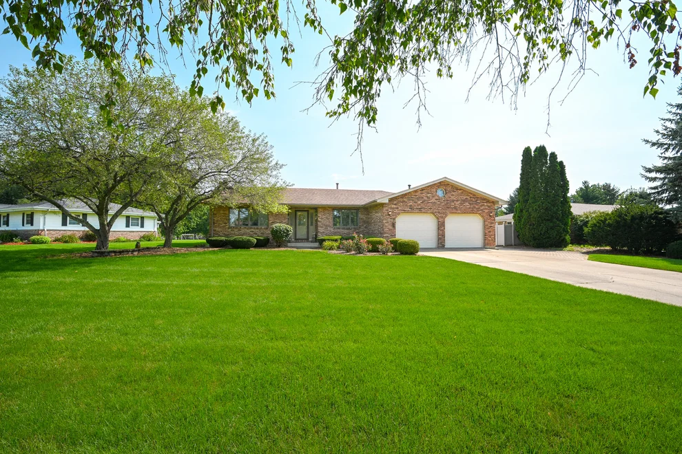 Unit for sale at 310 Wintree Lane, New Lenox, IL 60451