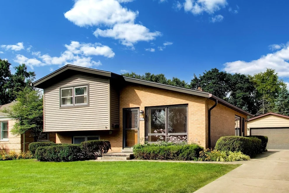 Unit for sale at 138 N Elmwood Avenue, Palatine, IL 60074