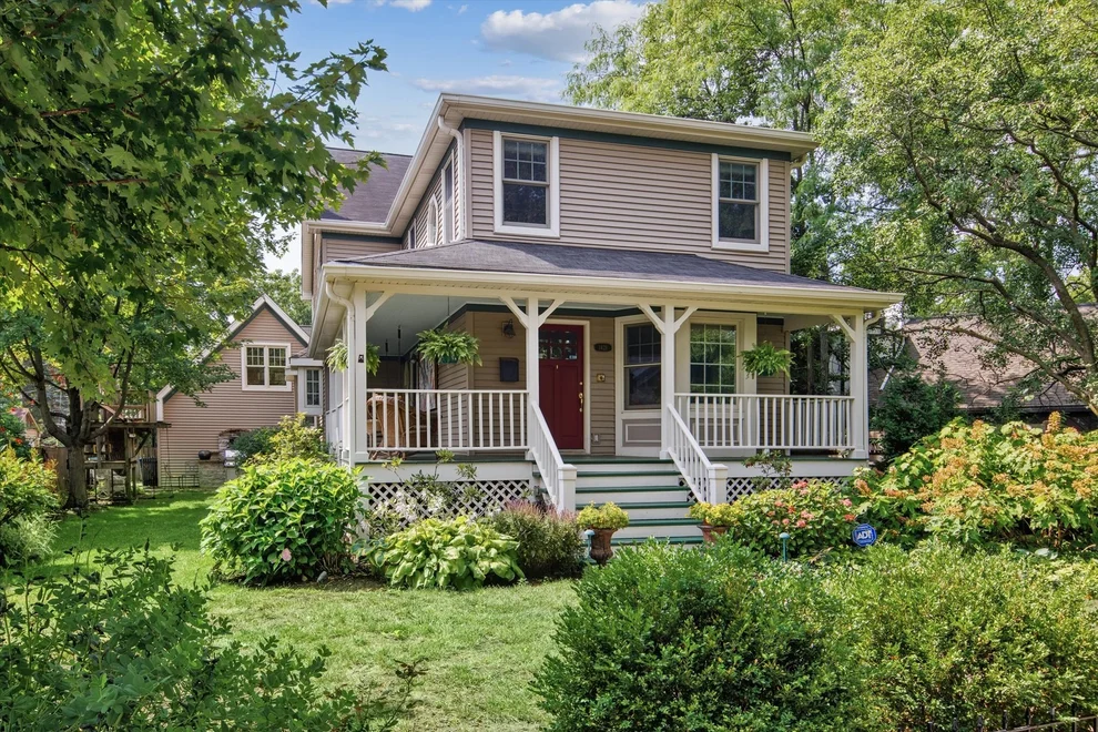 Unit for sale at 1421 Wilmette Avenue, Wilmette, IL 60091