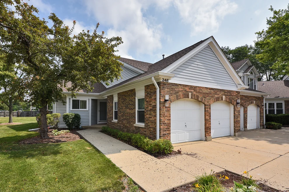 Unit for sale at 248 Willow Parkway, Buffalo Grove, IL 60089