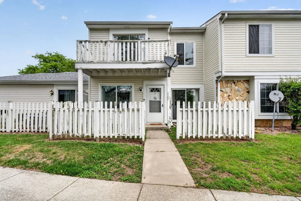 Unit for sale at 2302 Windsor Lane, Country Club Hills, IL 60478