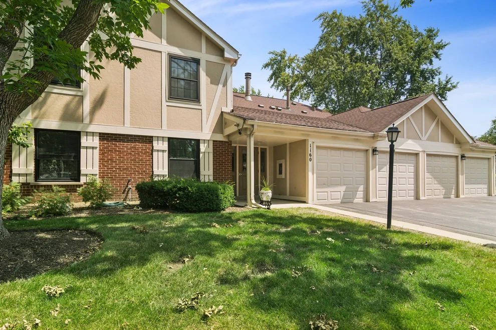 Unit for sale at 1160 Northbury Lane, Wheeling, IL 60090
