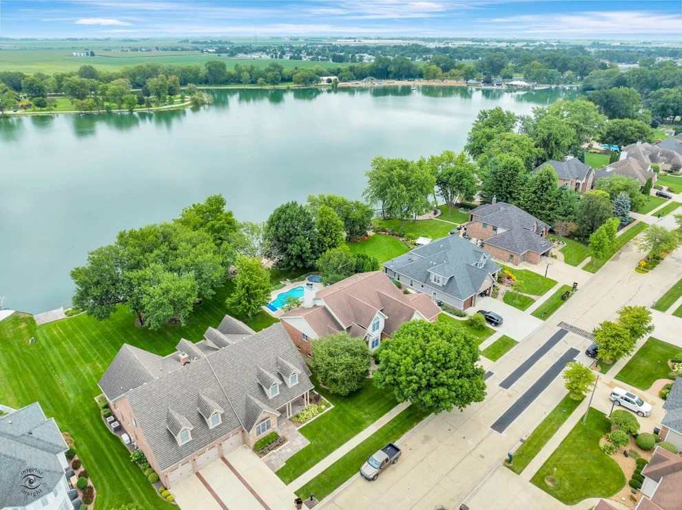 Unit for sale at 1210 N Westshore Boulevard, Manteno, IL 60950