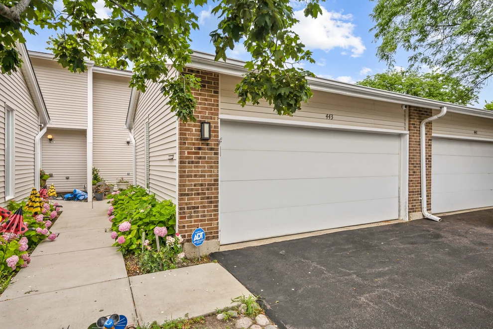 Unit for sale at 443 Partridge Lane, Deerfield, IL 60015
