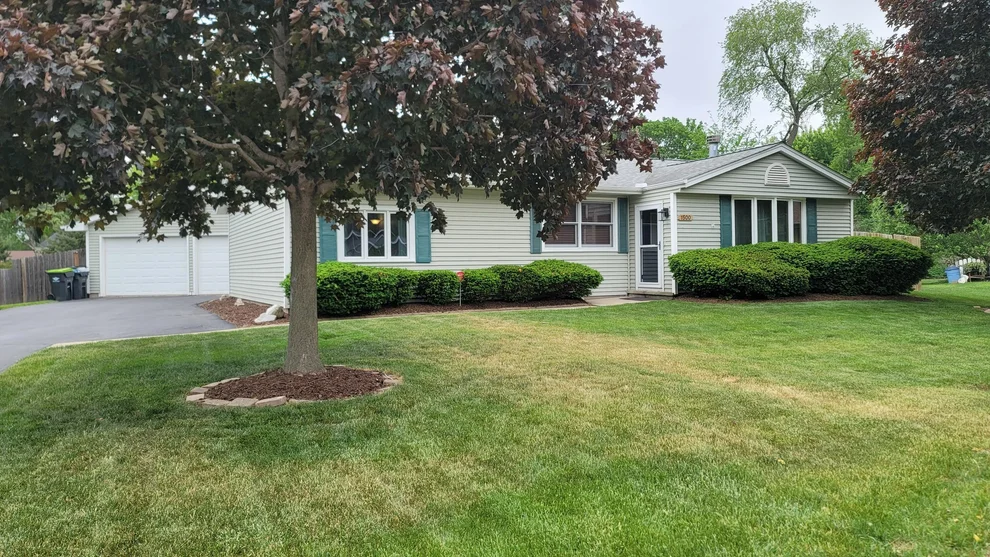 Unit for sale at 1500 Woodland Drive, Sycamore, IL 60178