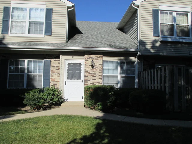 Unit for sale at 15 LE JARDIN Court, BUFFALO GROVE, IL 60089