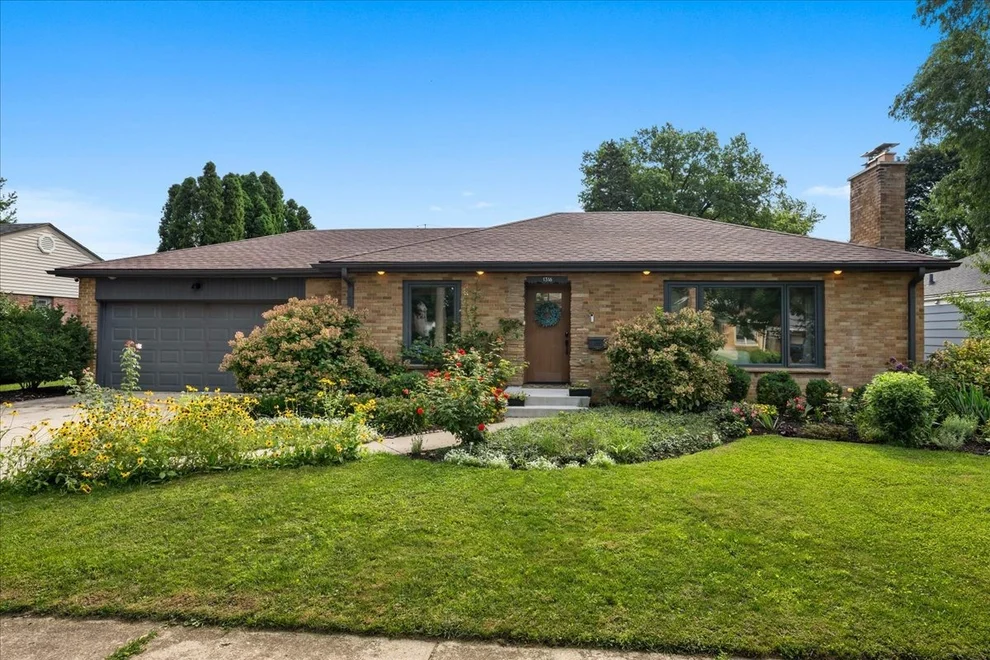 Unit for sale at 1316 S 4th Street, St. Charles, IL 60174