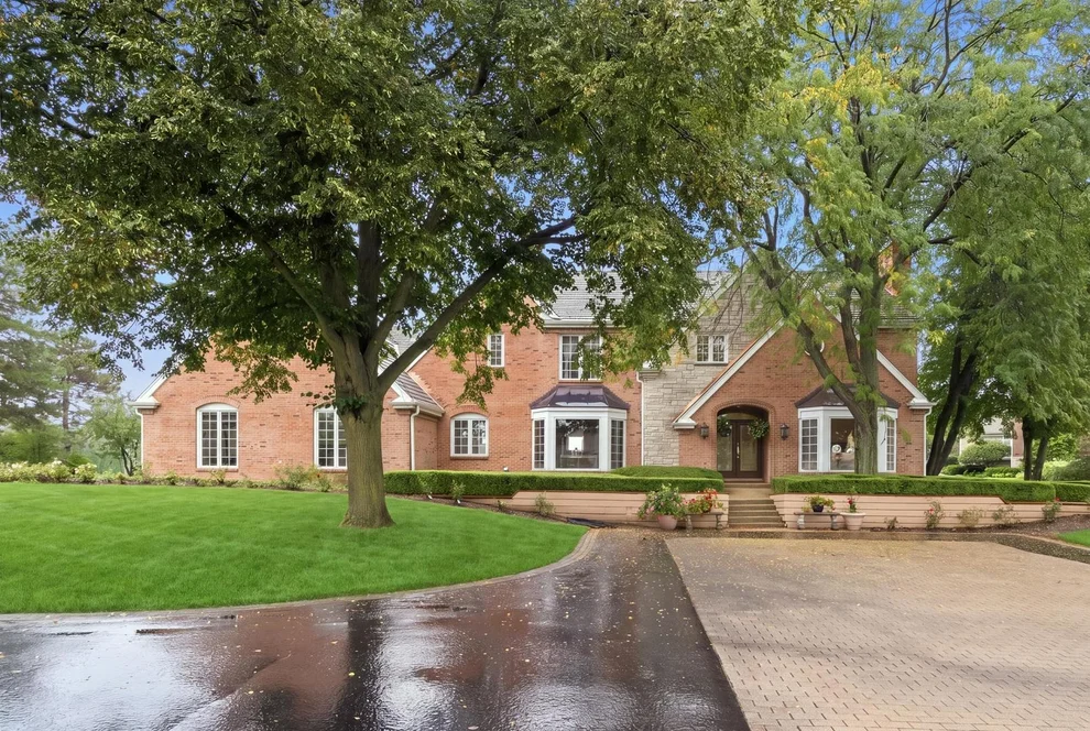 Unit for sale at 4 S Wynstone Drive, North Barrington, IL 60010