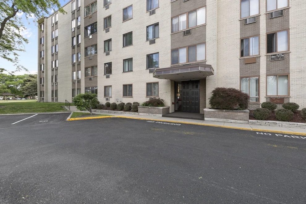 Unit for sale at 9745 S Karlov Avenue, Oak Lawn, IL 60453
