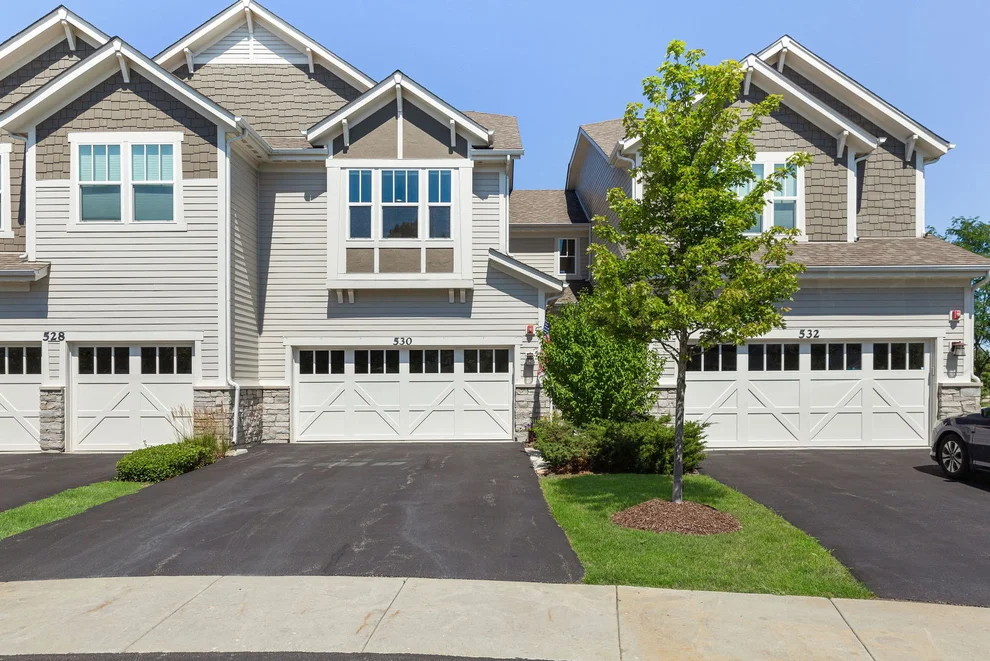 Unit for sale at 530 Pershing Court, Barrington, IL 60010