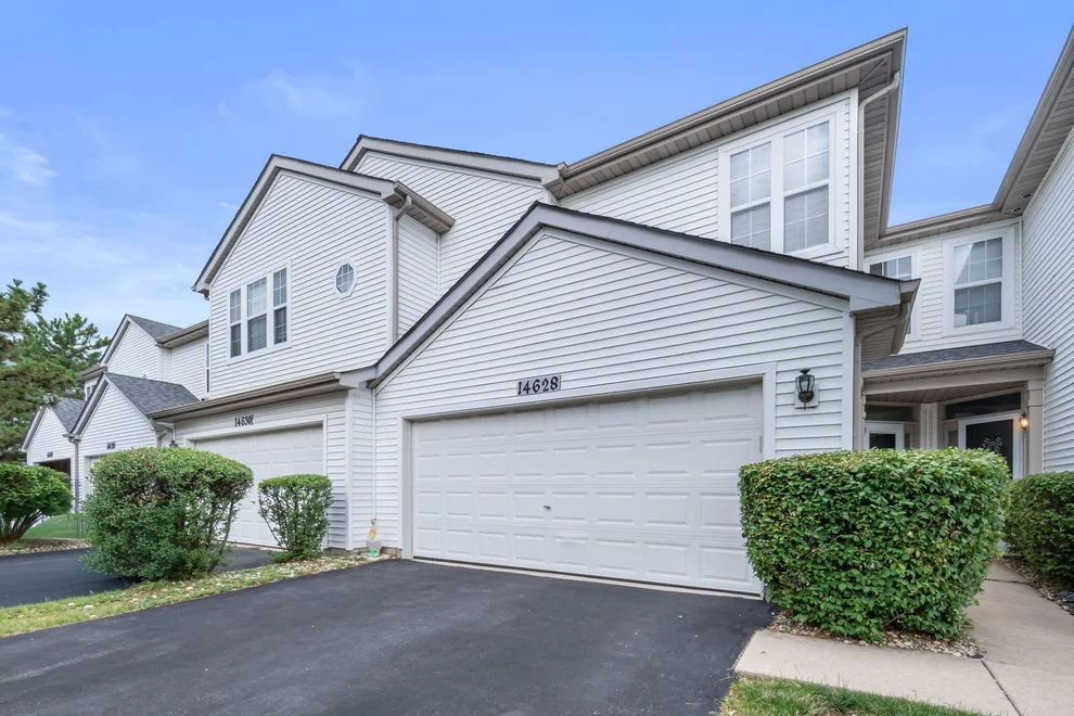 Unit for sale at 14628 Aston Way, Lockport, IL 60441