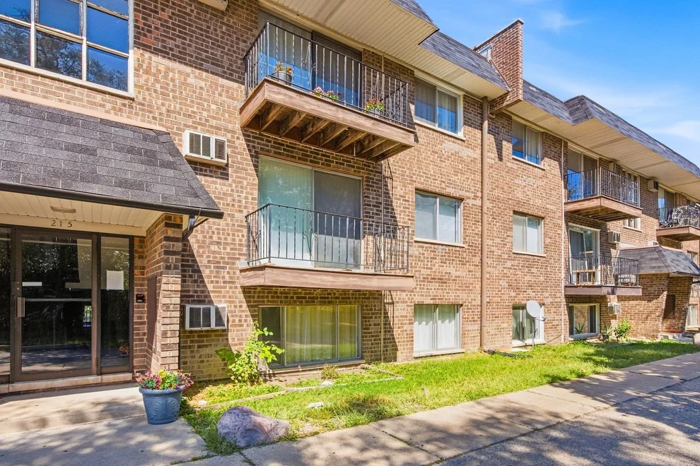 Unit for sale at 215 S Hale Street, Addison, IL 60101