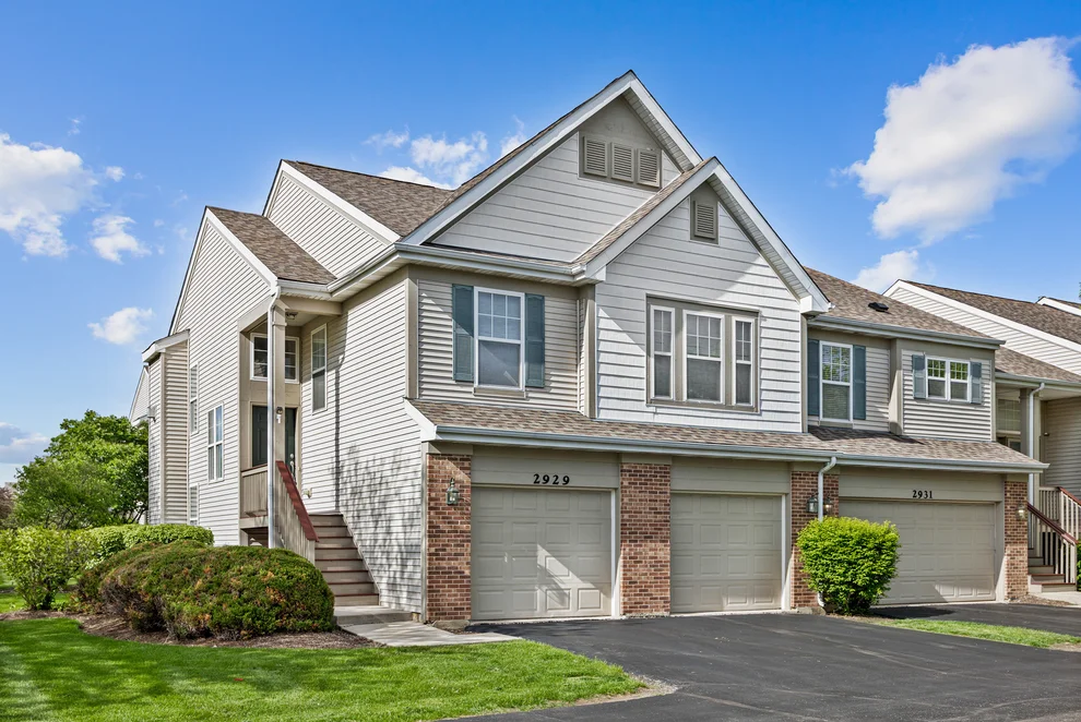 Unit for sale at 2929 saganashkee Lane, Naperville, IL 60564