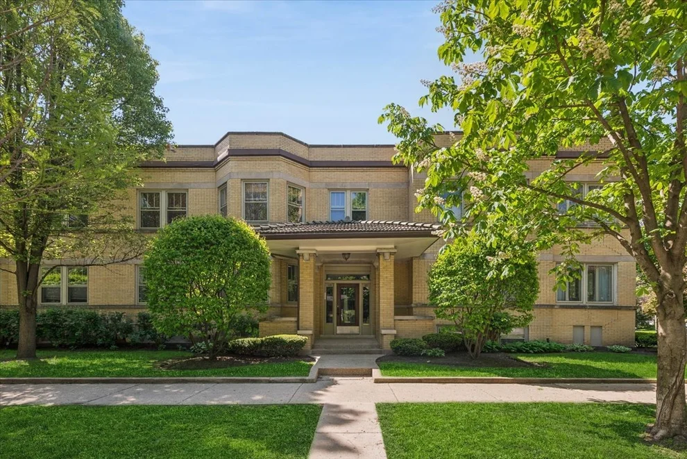 Unit for sale at 125 Pleasant Street, Oak Park, IL 60302