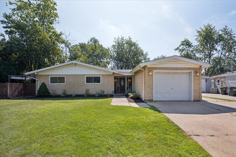 Unit for sale at 453 Elder Lane, Glenview, IL 60025