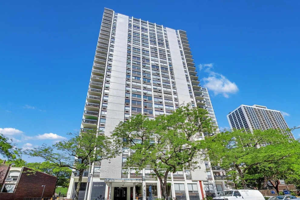 Unit for sale at 1455 N Sandburg Terrace, Chicago, IL 60610