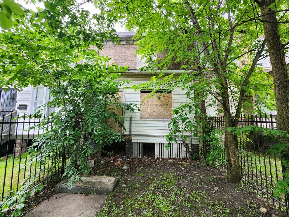 Unit for sale at 10525 S Corliss Avenue, Chicago, IL 60628