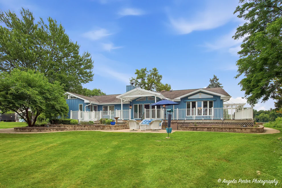 Unit for sale at 1110 Lake Shore Drive N, Barrington, IL 60010