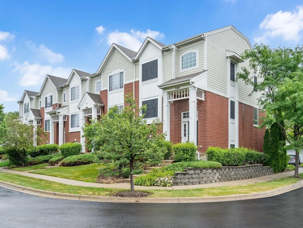 Unit for sale at 110 Morgans Gate Drive, Wood Dale, IL 60191