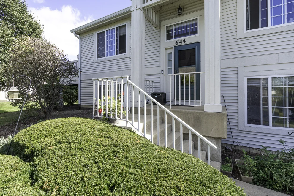 Unit for sale at 644 S Rosehall Lane, Round Lake, IL 60073