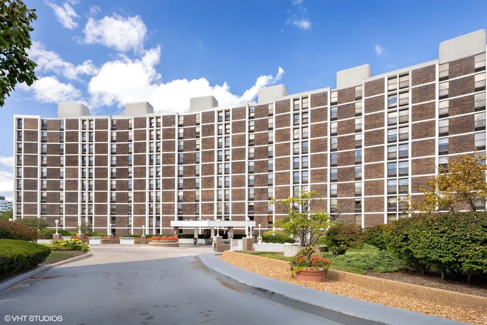 Unit for sale at 1500 Sheridan Road, Wilmette, IL 60091