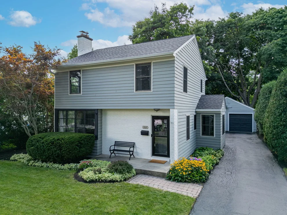 Unit for sale at 1333 S 3rd Street, St. Charles, IL 60174