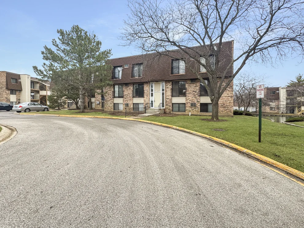 Unit for sale at 191 N Waters Edge Drive, Glendale Heights, IL 60139