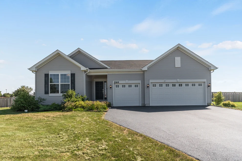Unit for sale at 2164 Tremont Avenue, Yorkville, IL 60560