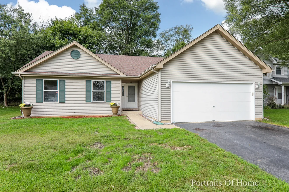 Unit for sale at 409 Vana Drive, Carpentersville, IL 60110