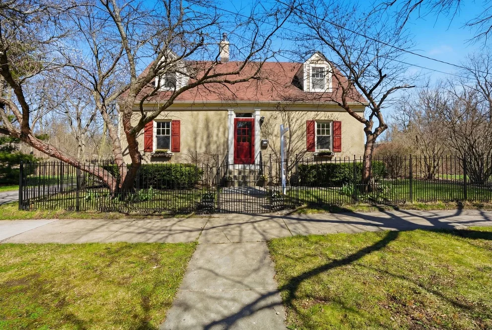 Unit for sale at 218 N 4th Avenue, St. Charles, IL 60174