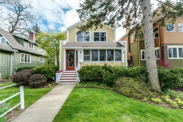 Unit for sale at 2004 Isabella Street, Evanston, IL 60201