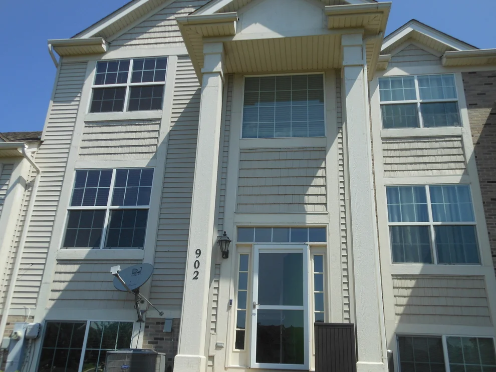 Unit for sale at 902 Summit Creek Drive, Shorewood, IL 60404