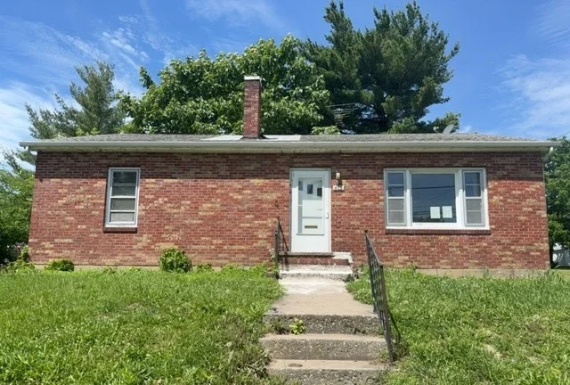 Unit for sale at 415 N Market Street, Sparta, IL 62286