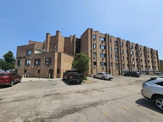 Unit for sale at 5348 N Cumberland Avenue, Chicago, IL 60656