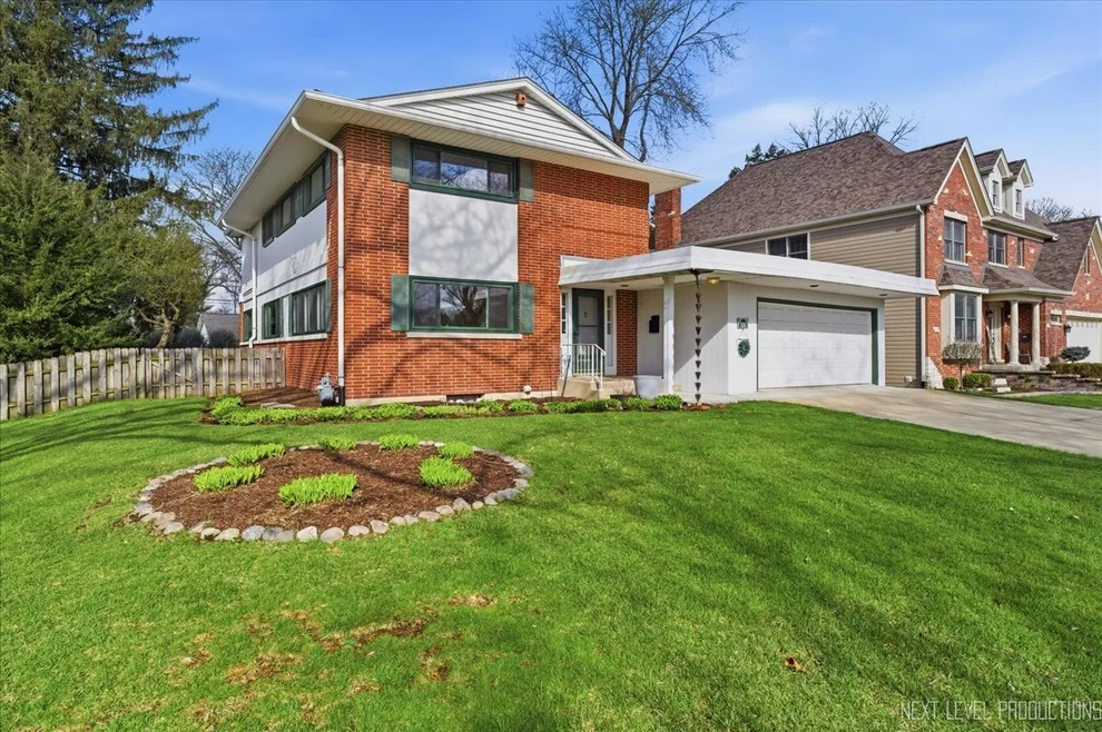 Unit for sale at 335 S Westlawn Avenue, Aurora, IL 60506
