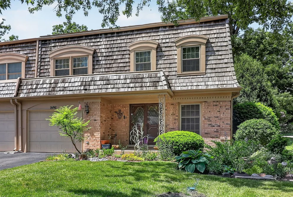 Unit for sale at 2S742 AVENUE ORLEANS, Oak Brook, IL 60523