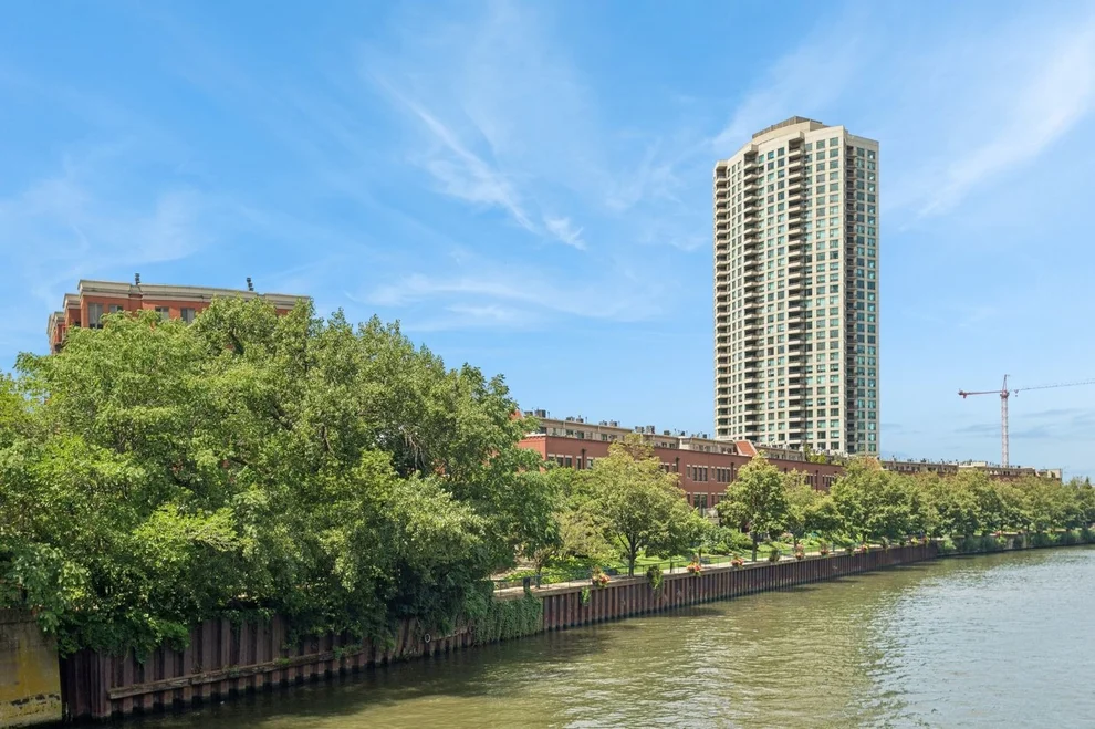Unit for sale at 400 N Clinton Street, Chicago, IL 60654