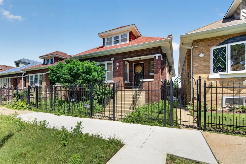 Unit for sale at 4824 W Concord Place, Chicago, IL 60639