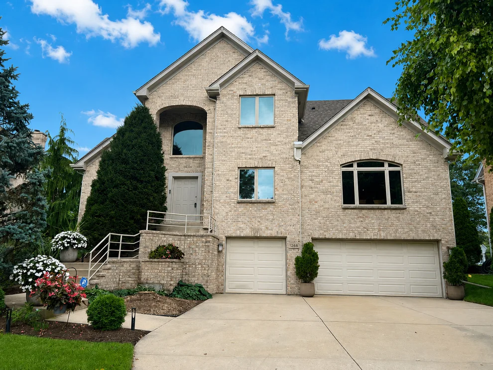 Unit for sale at 1268 N Palos Avenue, Palatine, IL 60067