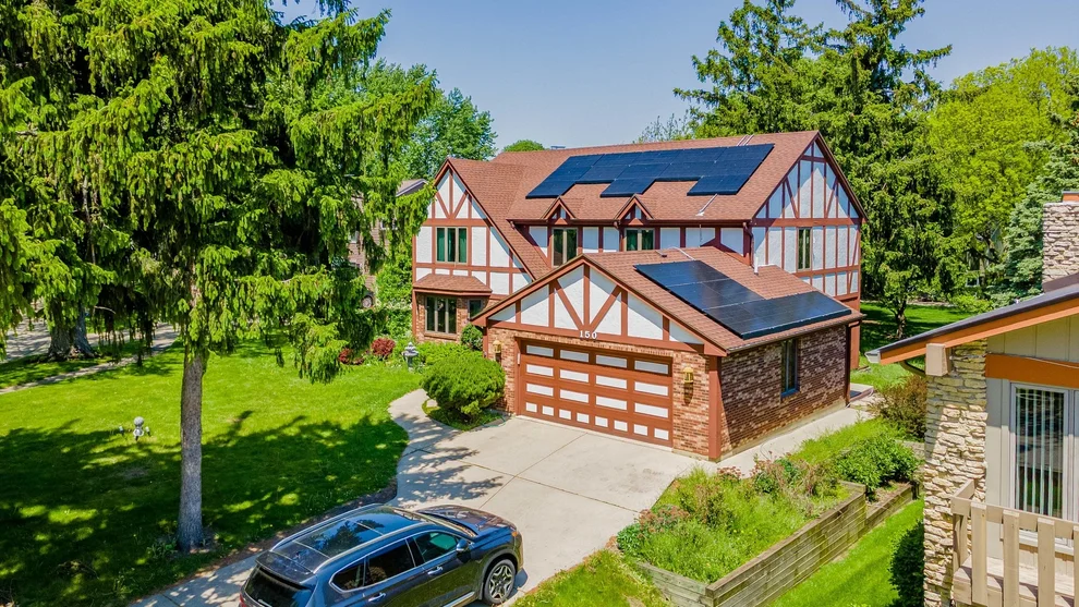 Unit for sale at 150 Shady Lane, Bartlett, IL 60103