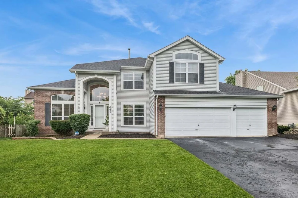 Unit for sale at 645 Chestnut Drive, Carol Stream, IL 60188