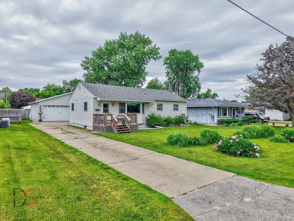 Unit for sale at 517 5th Avenue, Ottawa, IL 61350