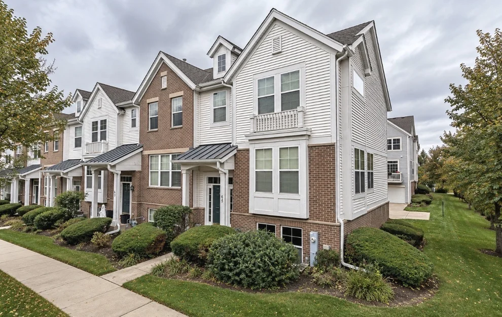 Unit for sale at 65 Veneto Court, Streamwood, IL 60107