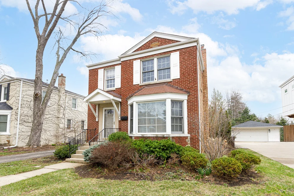 Unit for sale at 9 S Ridge Avenue, Arlington Heights, IL 60005