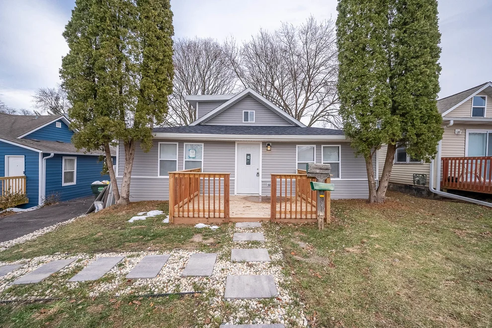 Unit for sale at 42425 N Park Lane E, Antioch, IL 60002