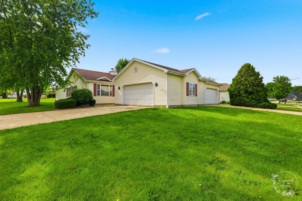 Unit for sale at 196 E First Street, Manteno, IL 60950
