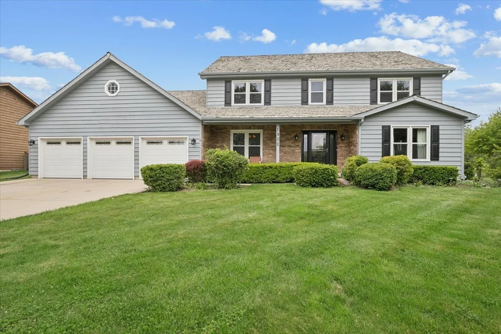 Unit for sale at 1902 Pine Meadow Court, Gurnee, IL 60031